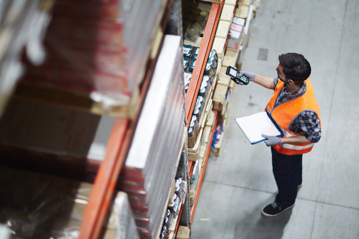 A 3PL pricing helps estimate logistics service costs by calculating key fees like storage, fulfillment, and handling (Source: Internet)