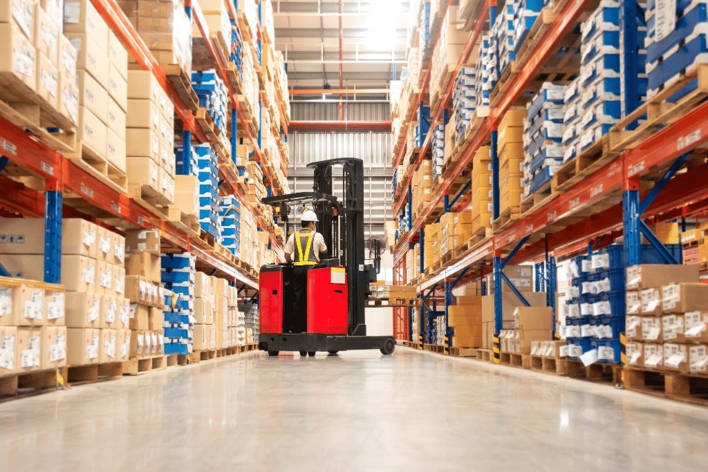 3PL warehousing helps businesses cut costs, scale efficiently, and access advanced logistics technology while focusing on core operations (Source: Internet)