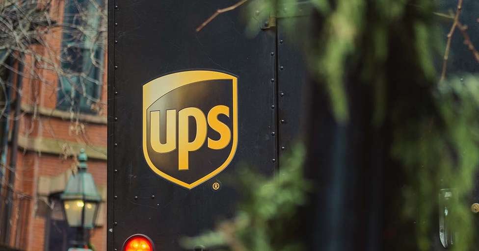 UPS cung cấp dịch vụ hoàn tất thương mại điện tử hiệu quả với giải pháp vận chuyển, quản lý hàng tồn kho và hoàn trả hỗ trợ bởi mạng lưới phân phối rộng lớn (Nguồn: Internet)