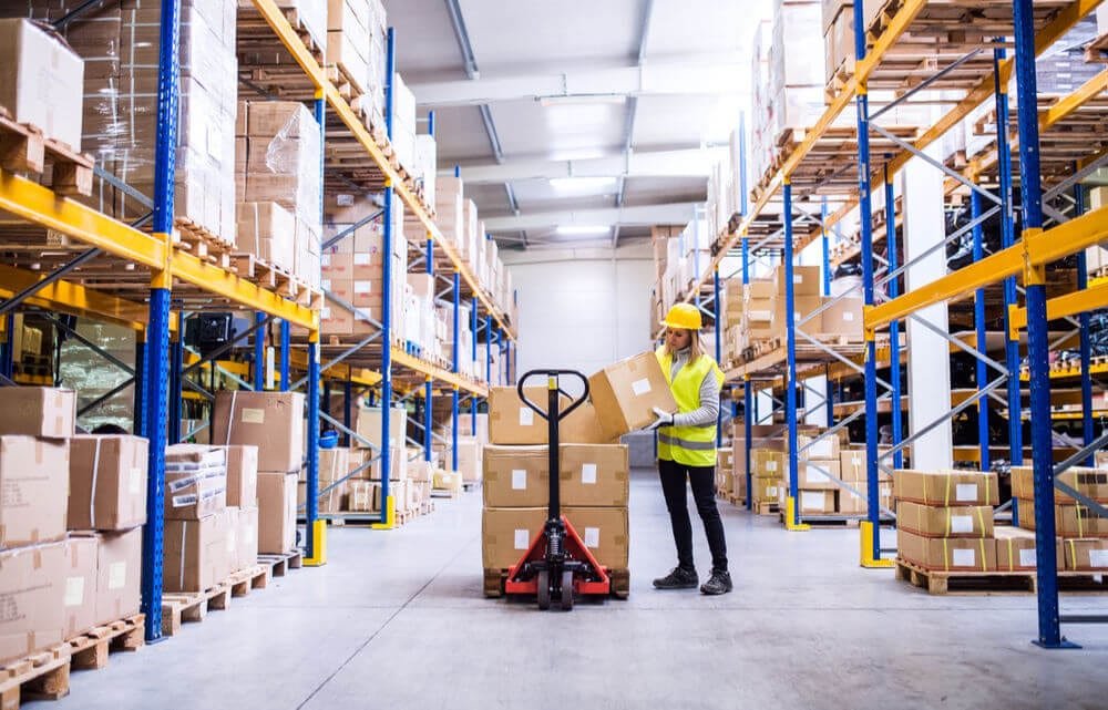 Fulfillment centers store, pick, pack, and ship online orders efficiently to streamline supply chains and meet customer expectations (Source: Internet)