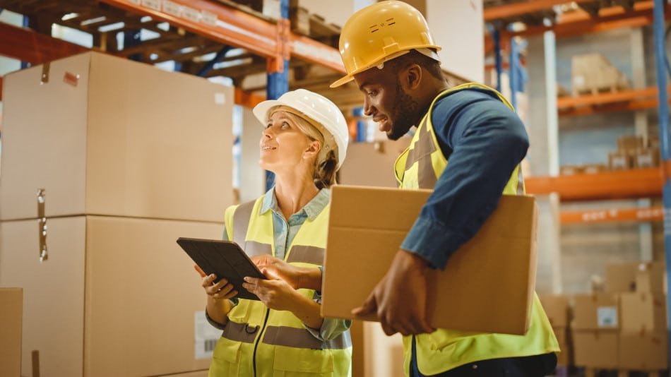 Leverage technology for real-time inventory visibility and smarter demand forecasting to reduce stockouts and overstocks (Source: Internet)