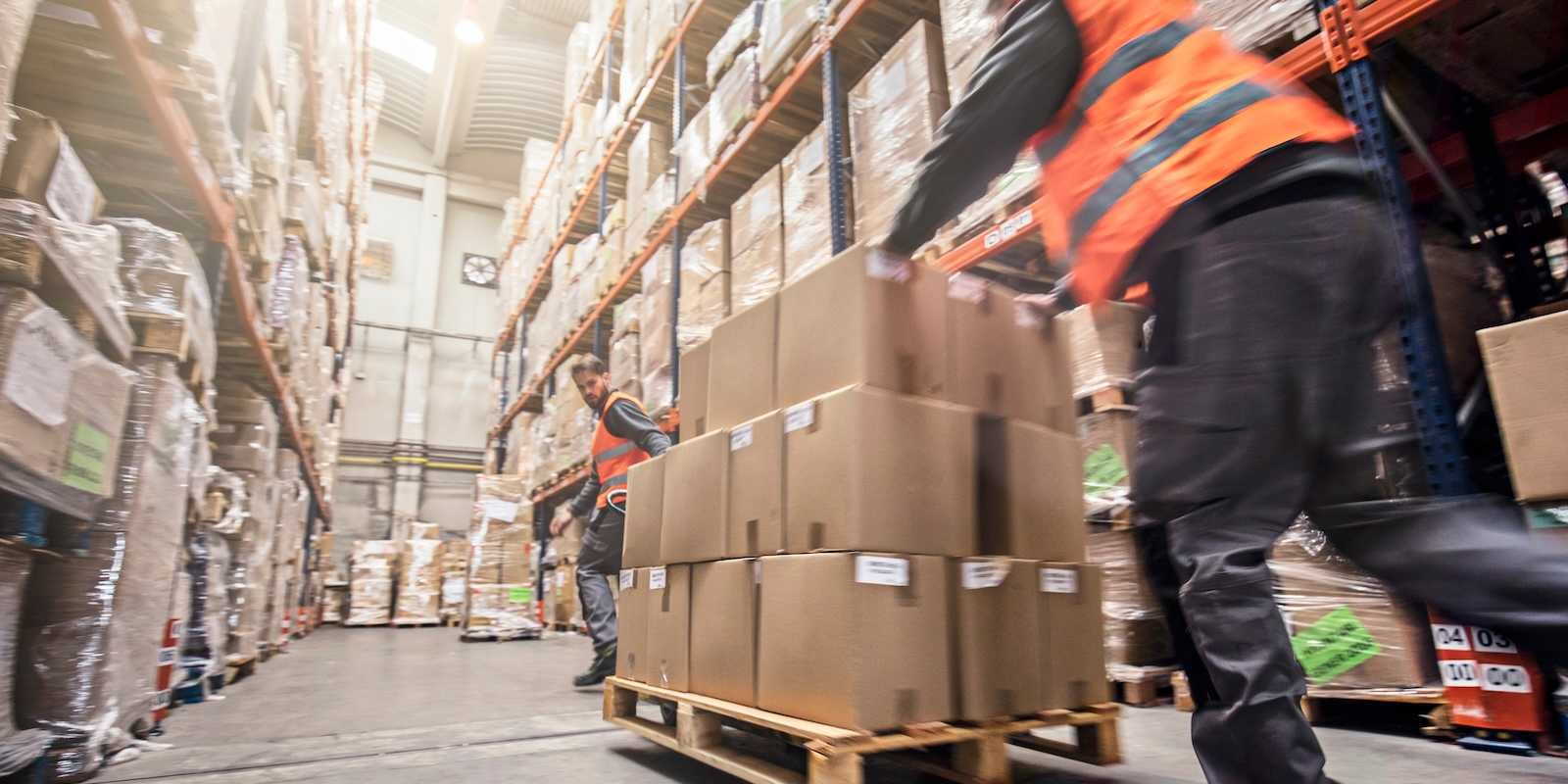 Outsourced fulfillment allows businesses to scale quickly during peak periods without heavy infrastructure investment (Source: Internet)