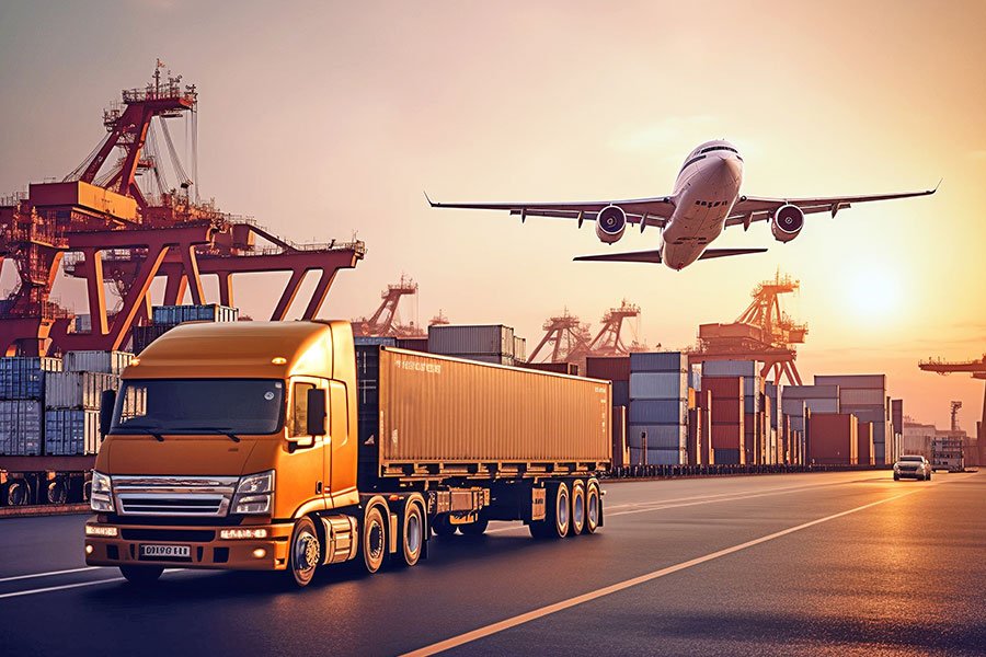 Vận chuyển là sự di chuyển vật lý của hàng hóa đến tay khách hàng, nhằm mục đích cung cấp dịch vụ giao hàng kịp thời và hiệu quả qua nhiều phương thức vận tải (Nguồn: Internet)