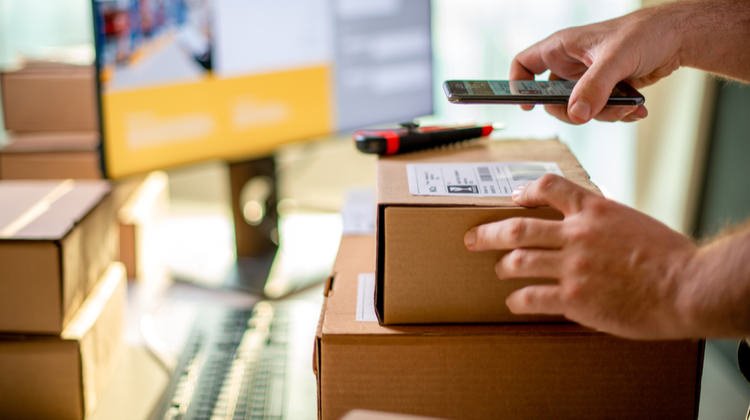 3PLs handle returns efficiently by inspecting items, restocking when possible, and ensuring a smooth, customer-friendly return process (Source: Internet)
