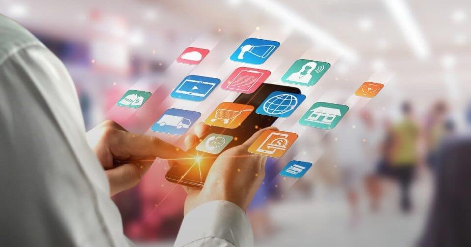 Omnichannel fulfillment integrates all sales channels for a seamless customer experience, optimizing inventory and order management across the network (Source: Internet)
