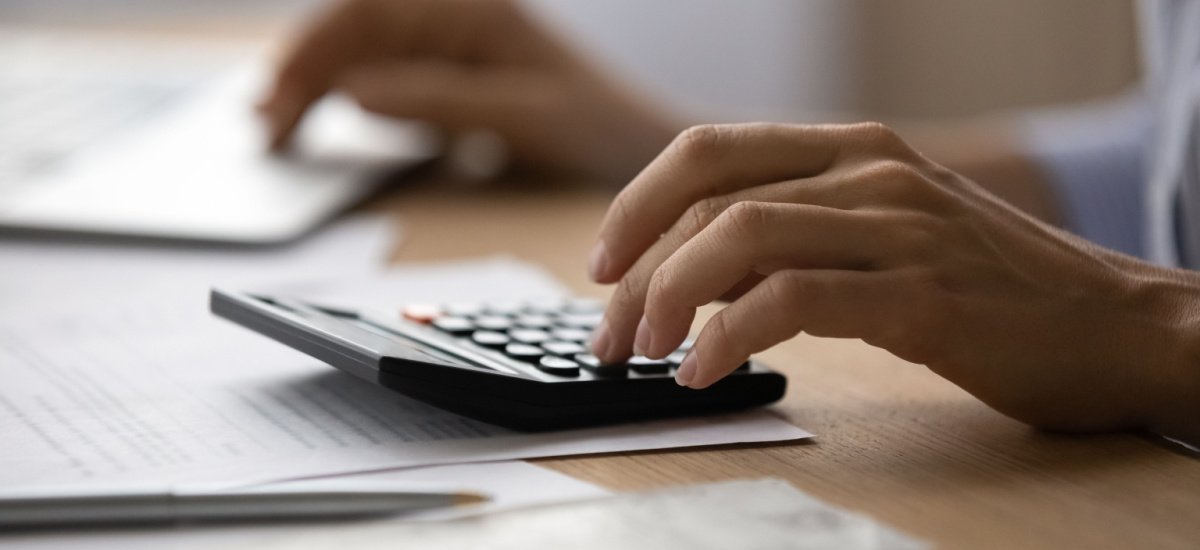 Inbound defect fees range from $0.04 to $0.07 per unit for items arriving at Amazon's fulfillment centers with defects or damage (Source: Internet)