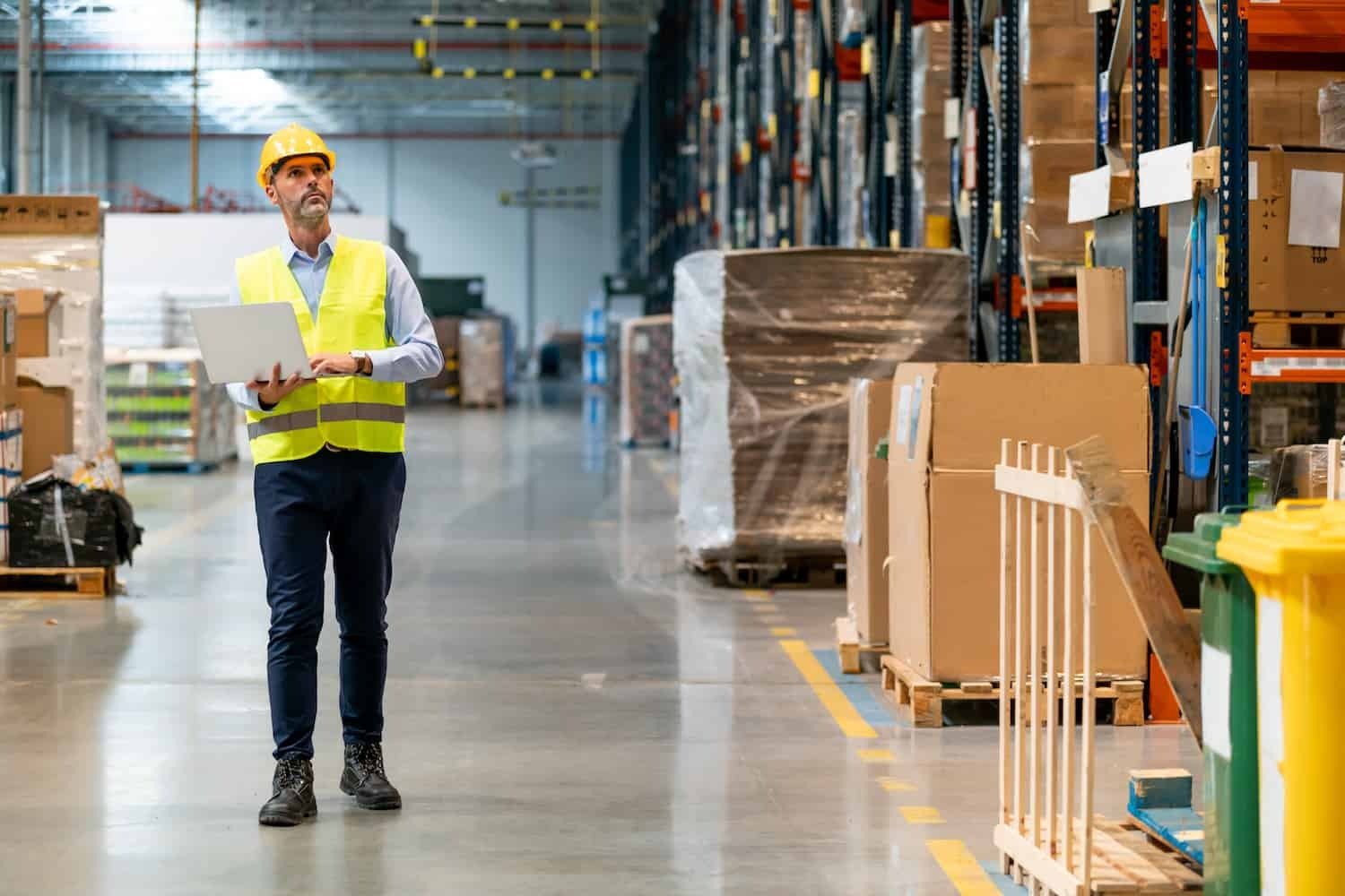 Warehousing can help optimize labor management (Source: Internet)