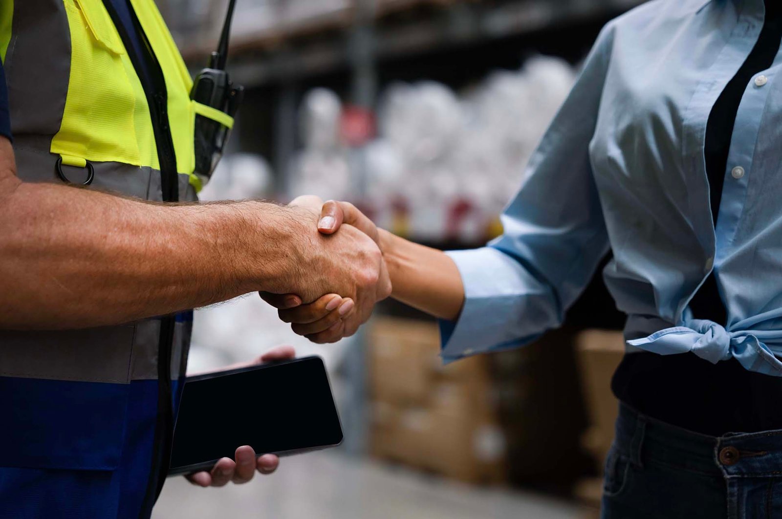 Sustainable Warehousing starts with green supplier collaboration to cut emissions, reduce waste, and build an eco-friendly, efficient logistics network (Source: Internet)