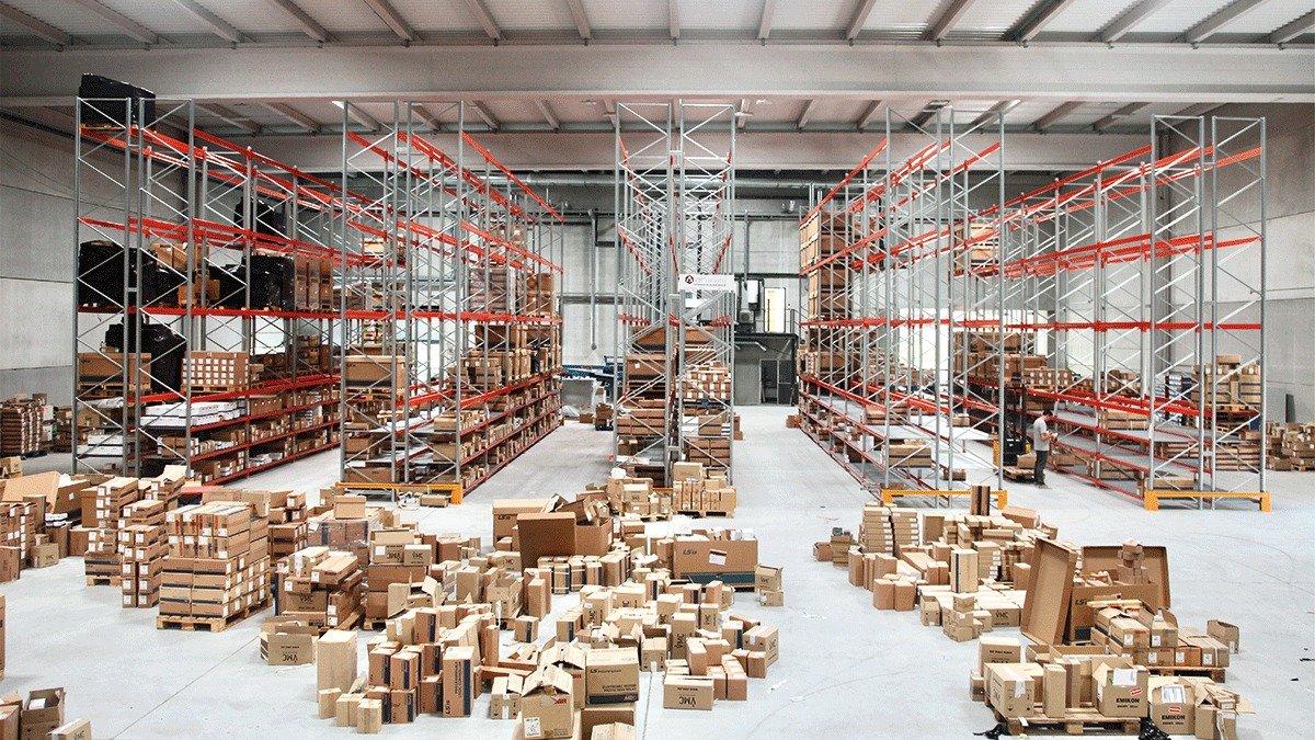 Advantages of a Raw Material Warehouse